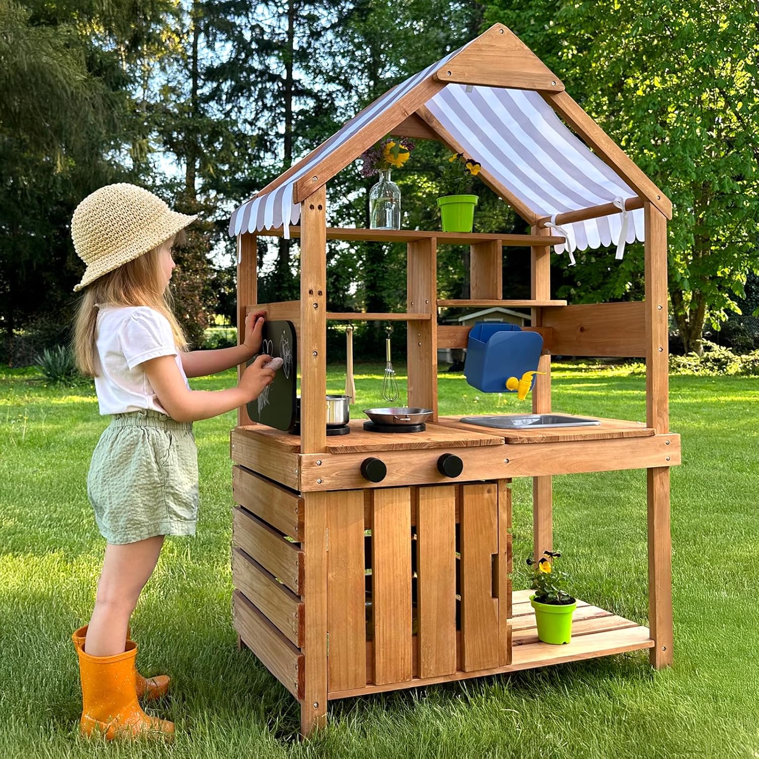 Kids Outdoor Mud Kitchen - # ชุดครัวโคลนกลางแจ้งพร้อมหลังคา กระดานดำ อุปกรณ์ทำสวน ภาชนะทำอาหาร ถังน้ำ